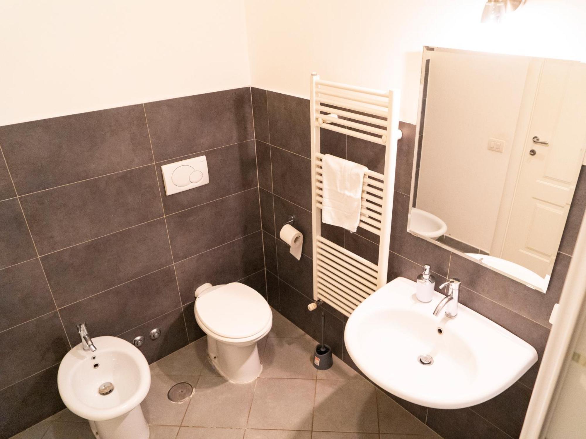 Salotto Piramide 3* Rom
