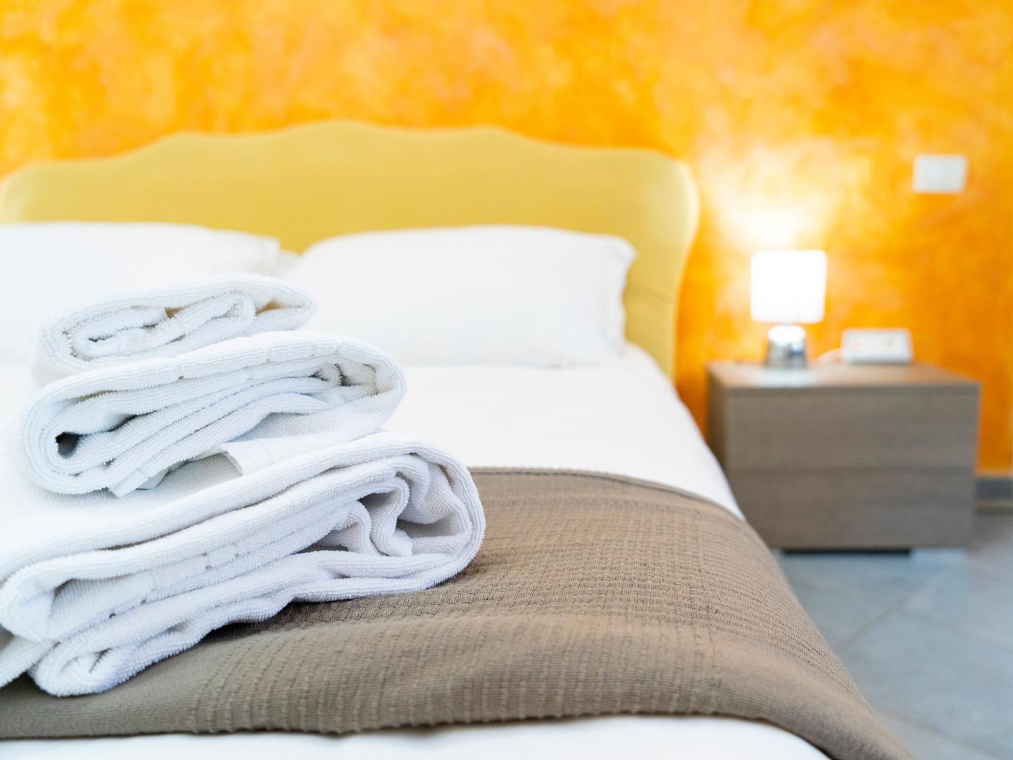 Salotto Piramide 3* Rom